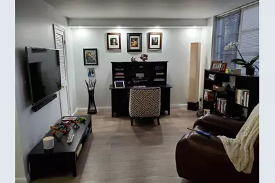 8930 S Hollybrook Boulevard #204, Pembroke Pines, FL 33025 - Photo 7