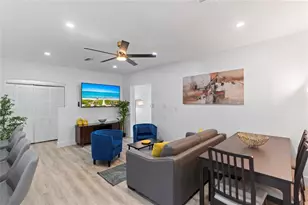 719 NE 36th St, Oakland Park, FL 33334 - Photo 17