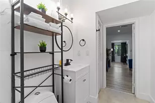 719 NE 36th St, Oakland Park, FL 33334 - Photo 11