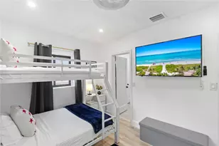 719 NE 36th St, Oakland Park, FL 33334 - Photo 7