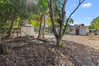 2420 NE 7th Avenue, Wilton Manors, FL 33305 - Photo 7