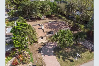 2420 NE 7th Avenue, Wilton Manors, FL 33305 - Photo 3