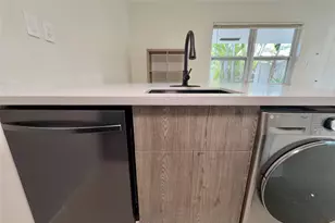 924 NE 17th Terrace, Fort Lauderdale, FL 33304 - Photo 15