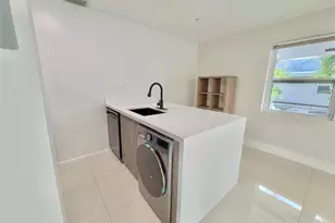 924 NE 17th Terrace, Fort Lauderdale, FL 33304 - Photo 11