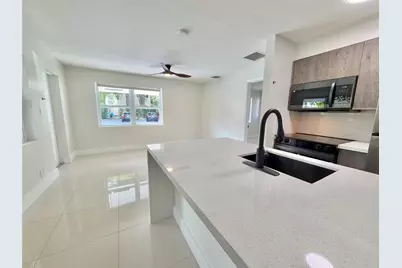 924 NE 17th Terrace #10, Fort Lauderdale, FL 33304 - Photo 17