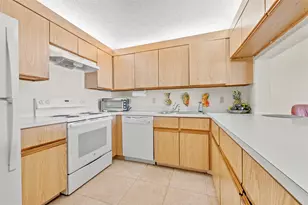 405 Liberty Ct, Deerfield Beach, FL 33442 - Photo 11