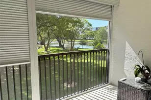 2112 S Cypress Bend Dr, Pompano Beach, FL 33069 - Photo 21