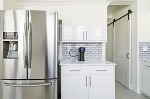 750 Millbrae Ct, West Palm Beach, FL 33401 - Photo 13