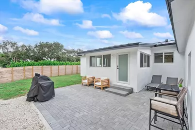8801 N Miami Avenue, El Portal, FL 33150 - Photo 37