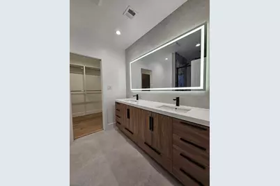 8801 N Miami Avenue, El Portal, FL 33150 - Photo 11