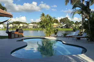 2702 E Orchard Cir, Davie, FL 33328 - Photo 7