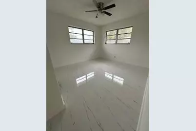 232 SW 10th Street, Hallandale Beach, FL 33009 - Photo 9