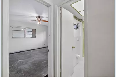 2755 NE 28th Avenue #E2, Lighthouse Point, FL 33064 - Photo 27