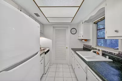 2755 NE 28th Avenue #E2, Lighthouse Point, FL 33064 - Photo 13