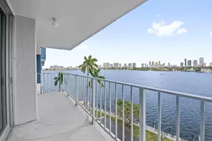 16558 NE 26th Ave, North Miami Beach, FL 33160 - Photo 21