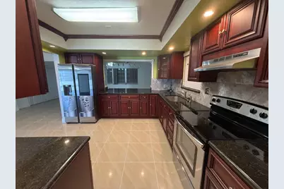 2070 NW 84th Terrace, Pembroke Pines, FL 33024 - Photo 13