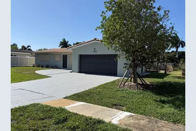 2070 NW 84th Terrace, Pembroke Pines, FL 33024 - Photo 3