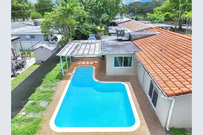 1121 N 66th Terrace, Hollywood, FL 33024 - Photo 23