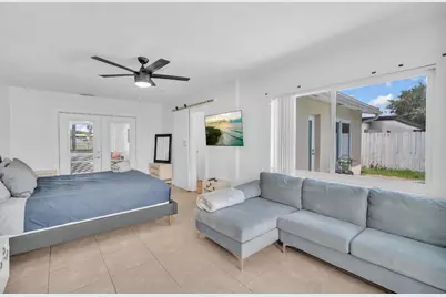 1121 N 66th Terrace, Hollywood, FL 33024 - Photo 15