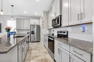 6613 Pointe of Woods Dr, West Palm Beach, FL 33413 - Photo 1