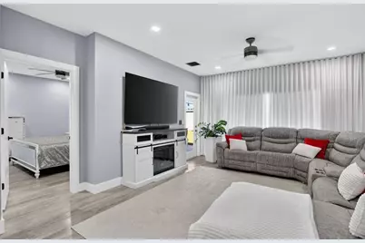 4275 SW 10th Court, Deerfield Beach, FL 33442 - Photo 13