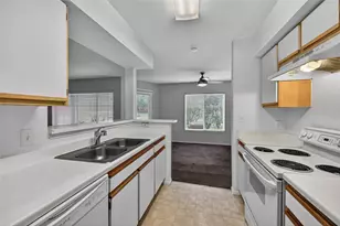 2361 NW 33rd St, Oakland Park, FL 33309 - Photo 9