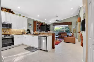 7615 Tarpon Cove Cir, Lake Worth, FL 33467 - Photo 5