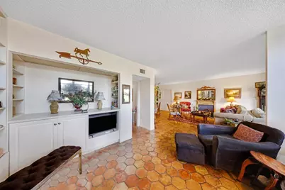 3930 Oaks Clubhouse Drive #105, Pompano Beach, FL 33069 - Photo 9