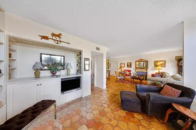 3930 Oaks Clubhouse Drive #105, Pompano Beach, FL 33069 - Photo 9