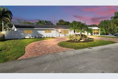 2011 NE 34th Street, Pompano Beach, FL 33064 - Photo 1