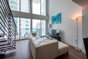 41 SE 5th St, Miami, FL 33131 - Photo 13