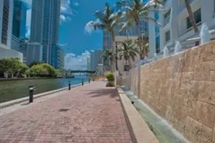 41 SE 5th St, Miami, FL 33131 - Photo 25