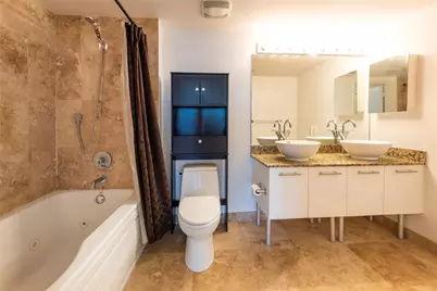 41 SE 5th Street #1315, Miami, FL 33131 - Photo 17