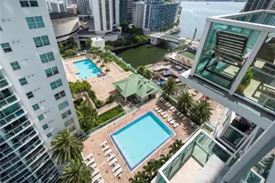 41 SE 5th St, Miami, FL 33131 - Photo 3