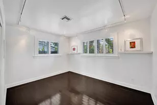 1701 NE 40th St, Oakland Park, FL 33334 - Photo 23