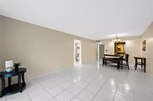 3300 W Rolling Hills Cir, Davie, FL 33328 - Photo 7