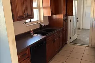 321 NE Genesee Ave, Port Saint Lucie, FL 34983 - Photo 5