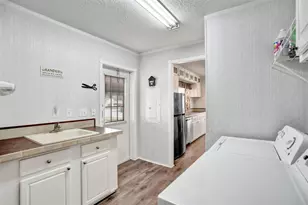 8601 SW 21st Ct, Davie, FL 33324 - Photo 13