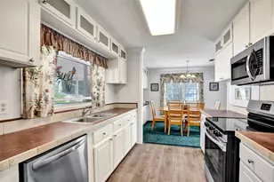 8601 SW 21st Ct, Davie, FL 33324 - Photo 11