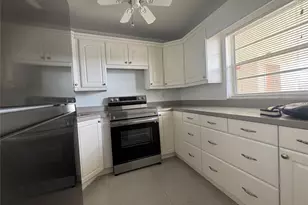 9235A Lagoon Pl, Davie, FL 33324 - Photo 5