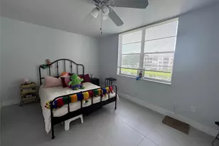 9235A Lagoon Pl, Davie, FL 33324 - Photo 13