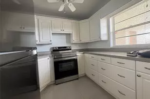 9235A Lagoon Pl, Davie, FL 33324 - Photo 5