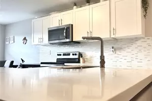 2704 NW 104th Ave, Sunrise, FL 33322 - Photo 3