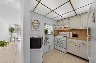 9281 Sunrise Lakes Blvd, Sunrise, FL 33322 - Photo 7
