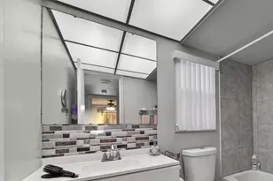 9281 Sunrise Lakes Blvd, Sunrise, FL 33322 - Photo 13