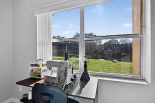 9281 Sunrise Lakes Blvd, Sunrise, FL 33322 - Photo 11