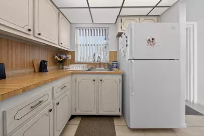 9281 Sunrise Lakes Boulevard #107, Sunrise, FL 33322 - Photo 9