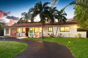 245 N Tradewinds Ave, Lauderdale by the Sea, FL 33308 - Photo 3