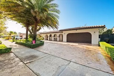 6320 Pent Place, Miami Lakes, FL 33014 - Photo 3