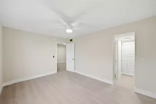 9430 Poinciana Pl, Davie, FL 33324 - Photo 25